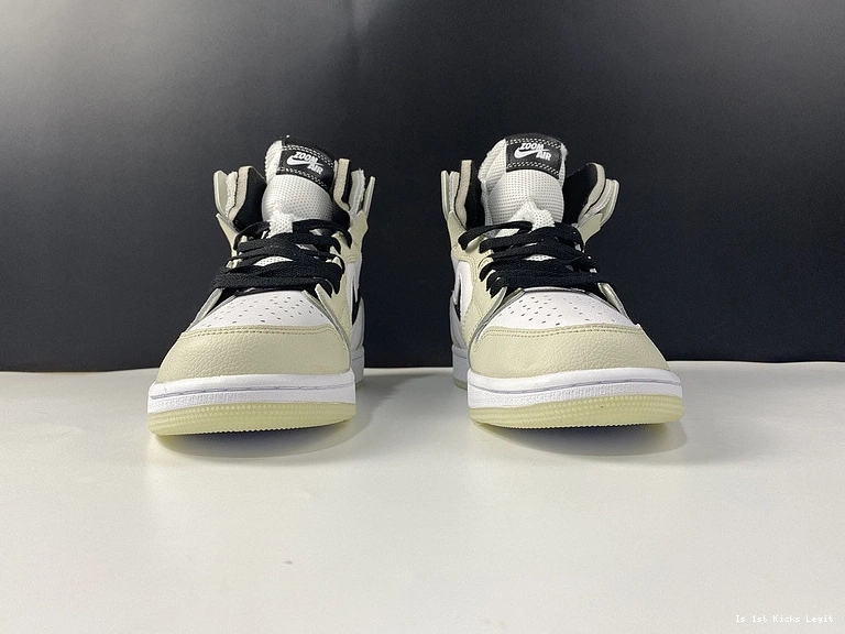 Air CT0979-002 - Jordan CMFT Zoom (W) High Sail 1 0408